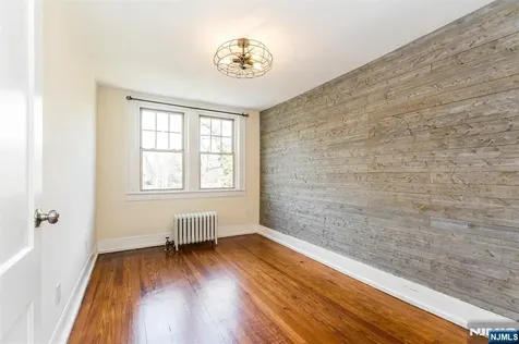 43 Pleasant Way Montclair NJ 07042