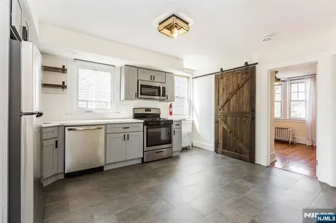 43 Pleasant Way Montclair NJ 07042