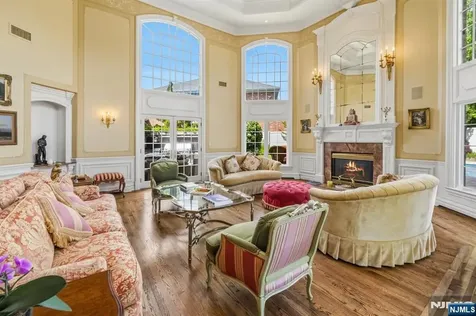 27 Roberts Road Englewood Cliffs NJ 07632