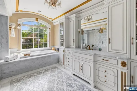 27 Roberts Road Englewood Cliffs NJ 07632