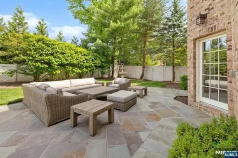 27 Roberts Road Englewood Cliffs NJ 07632