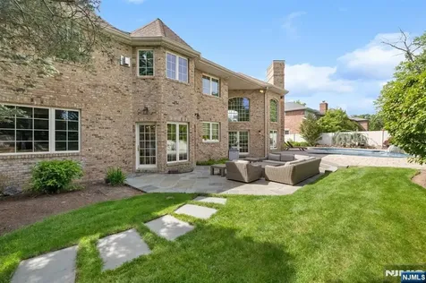 27 Roberts Road Englewood Cliffs NJ 07632