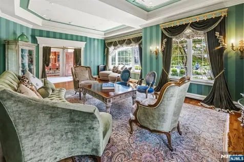 27 Roberts Road Englewood Cliffs NJ 07632
