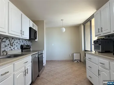 200 Winston Drive Cliffside Park NJ 07010