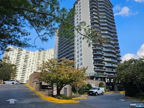 2077 Center Avenue Fort Lee NJ 07024