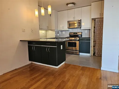 2077 Center Avenue Fort Lee NJ 07024
