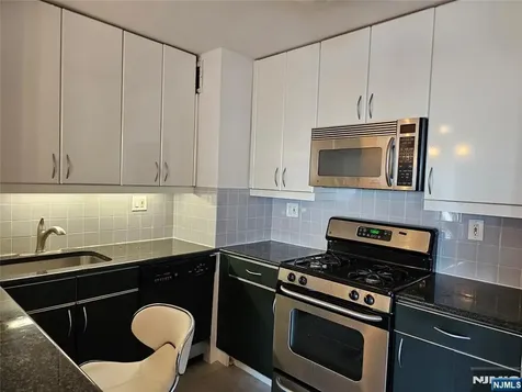2077 Center Avenue Fort Lee NJ 07024