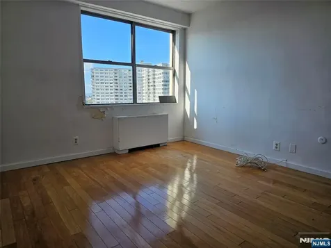 2077 Center Avenue Fort Lee NJ 07024