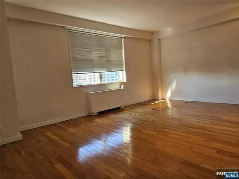 2077 Center Avenue Fort Lee NJ 07024