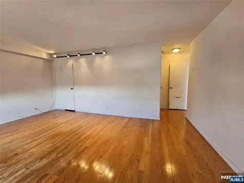 2077 Center Avenue Fort Lee NJ 07024