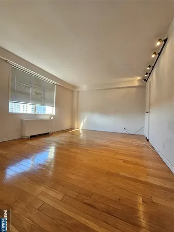 2077 Center Avenue Fort Lee NJ 07024
