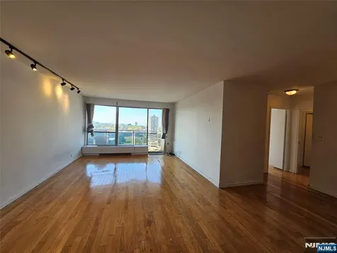 2077 Center Avenue Fort Lee NJ 07024