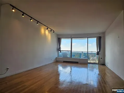 2077 Center Avenue Fort Lee NJ 07024
