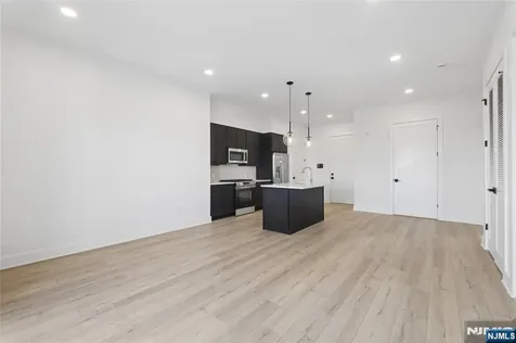 487 Market Saddle Brook NJ 07663