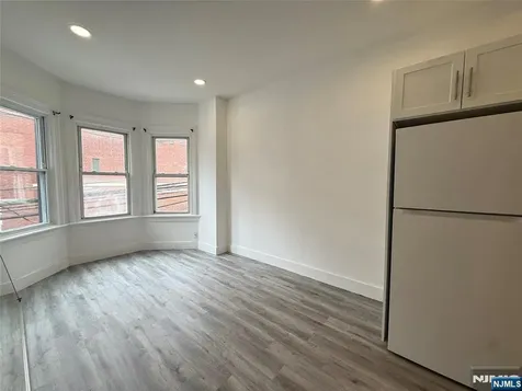 270 1/2 Summit Avenue Jersey City NJ 07306