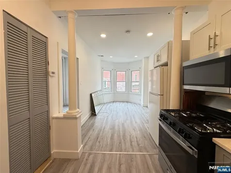 270 1/2 Summit Avenue Jersey City NJ 07306