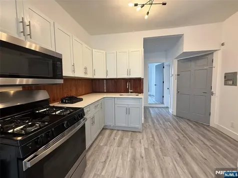 270 1/2 Summit Avenue Jersey City NJ 07306