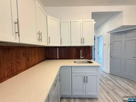 270 1/2 Summit Avenue Jersey City NJ 07306
