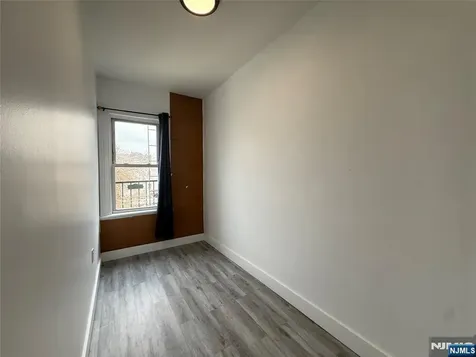 270 1/2 Summit Avenue Jersey City NJ 07306