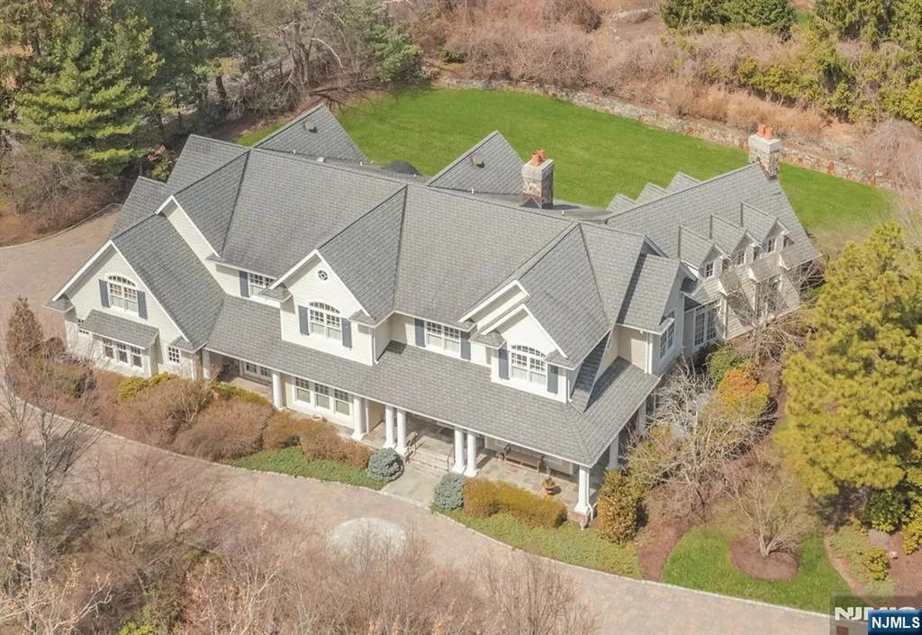 2 Saddle Brook Drive Ho-ho-kus NJ 07423