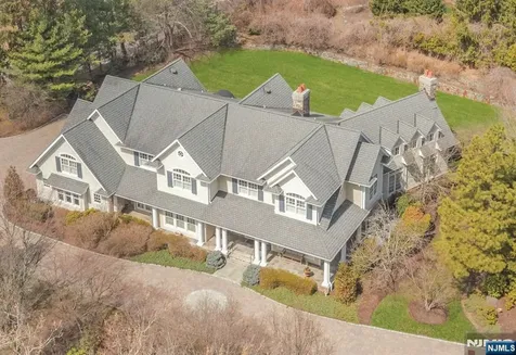 2 Saddle Brook Drive Ho-ho-kus NJ 07423