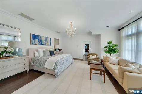 2 Saddle Brook Drive Ho-ho-kus NJ 07423