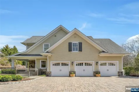 2 Saddle Brook Drive Ho-ho-kus NJ 07423