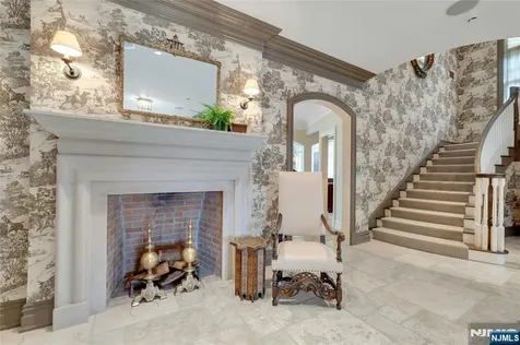2 Saddle Brook Drive Ho-ho-kus NJ 07423