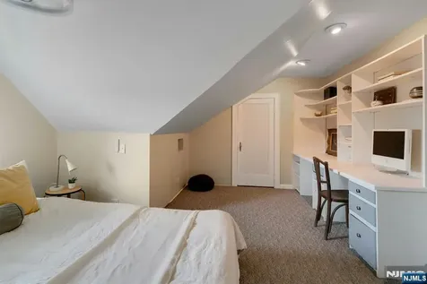 354 Liberty Avenue Hillsdale NJ 07642