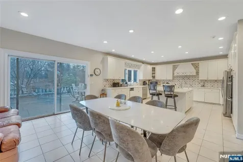 9 Cameron Road Saddle River NJ 07458