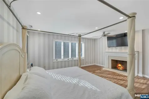 9 Cameron Road Saddle River NJ 07458
