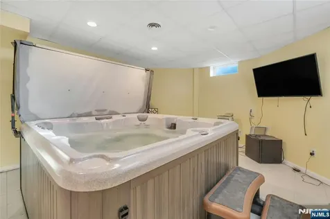 9 Cameron Road Saddle River NJ 07458