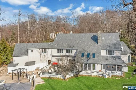 9 Cameron Road Saddle River NJ 07458