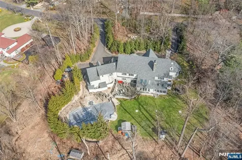 9 Cameron Road Saddle River NJ 07458