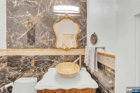 9 Cameron Road Saddle River NJ 07458