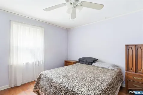 442 Seven Oaks Road Orange NJ 07050