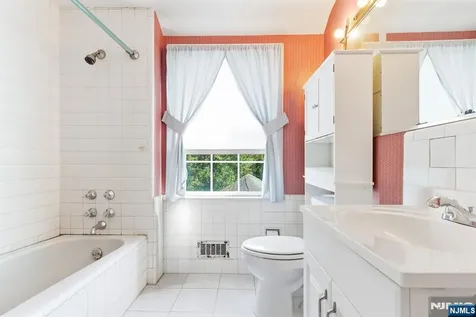 442 Seven Oaks Road Orange NJ 07050