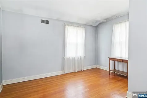 442 Seven Oaks Road Orange NJ 07050