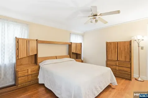 442 Seven Oaks Road Orange NJ 07050
