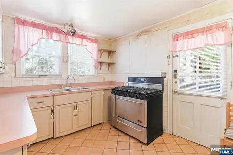 442 Seven Oaks Road Orange NJ 07050