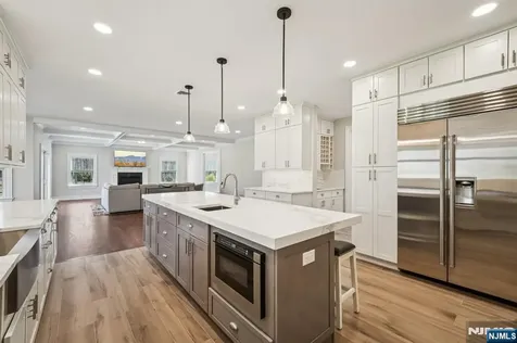 79 Ryerson Avenue Oakland NJ 07436