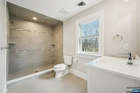 79 Ryerson Avenue Oakland NJ 07436