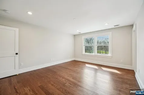 79 Ryerson Avenue Oakland NJ 07436