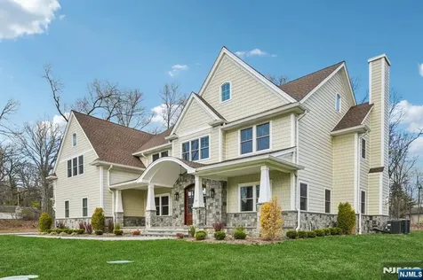 79 Ryerson Avenue Oakland NJ 07436