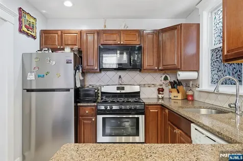 10 Maple Street Garfield NJ 07026
