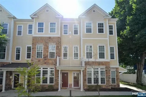 22 Clover Lane Garfield NJ 07026