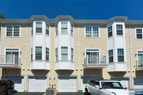 22 Clover Lane Garfield NJ 07026