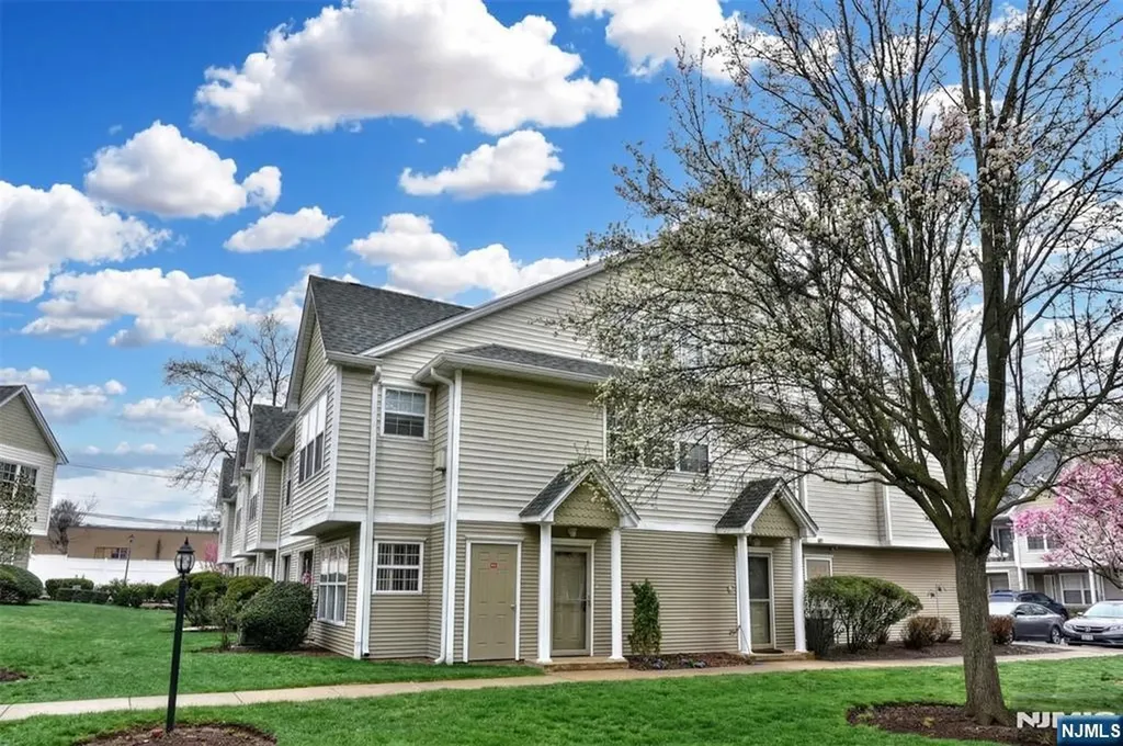 11 Collura Lane Clifton NJ 07012