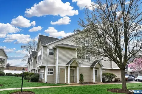11 Collura Lane Clifton NJ 07012