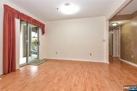 11 Collura Lane Clifton NJ 07012